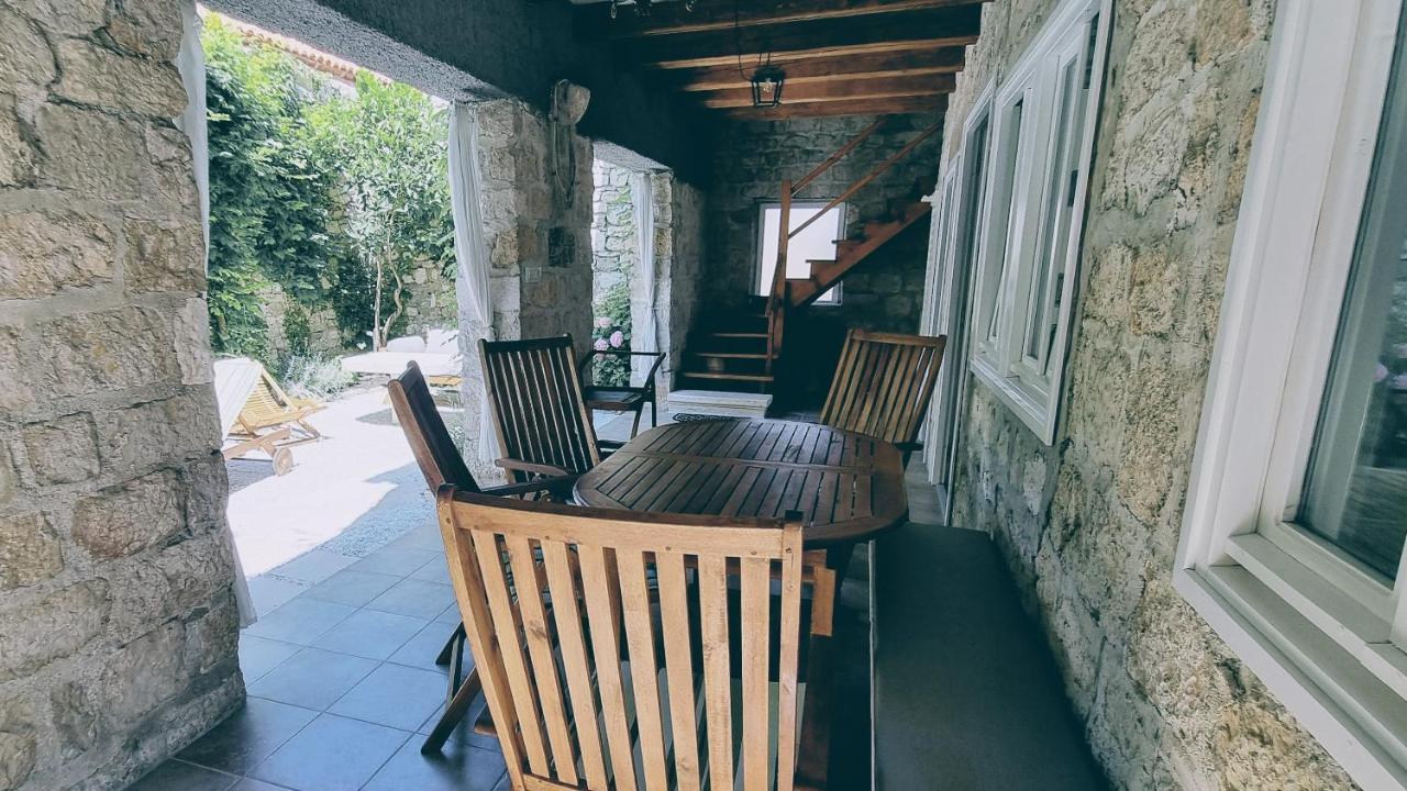 Rector'S Villa - Charming Retreat In Old Town With Jacuzzi In Private Courtyard Rab Town Bagian luar foto