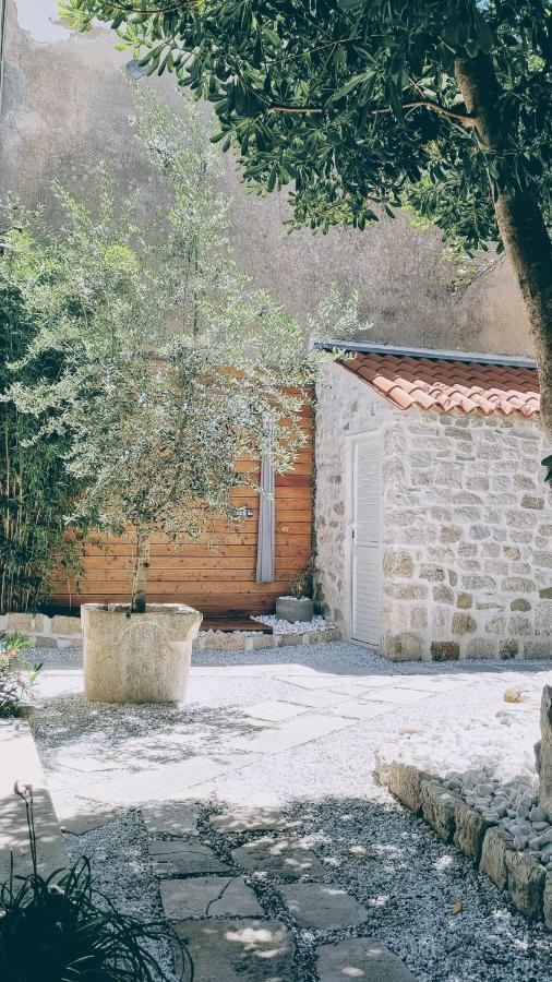 Rector'S Villa - Charming Retreat In Old Town With Jacuzzi In Private Courtyard Rab Town Bagian luar foto